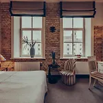 Moon Garden Hotel