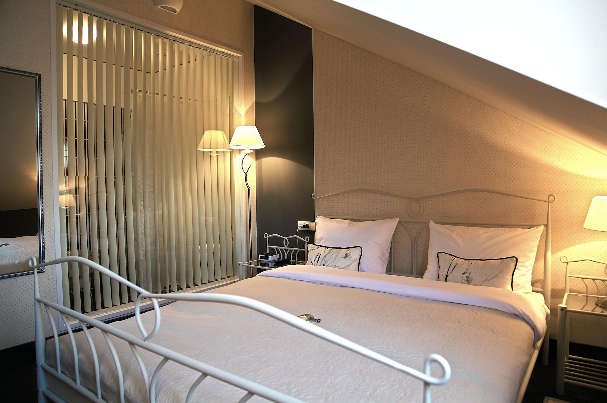 Moon Garden Hotel VNO