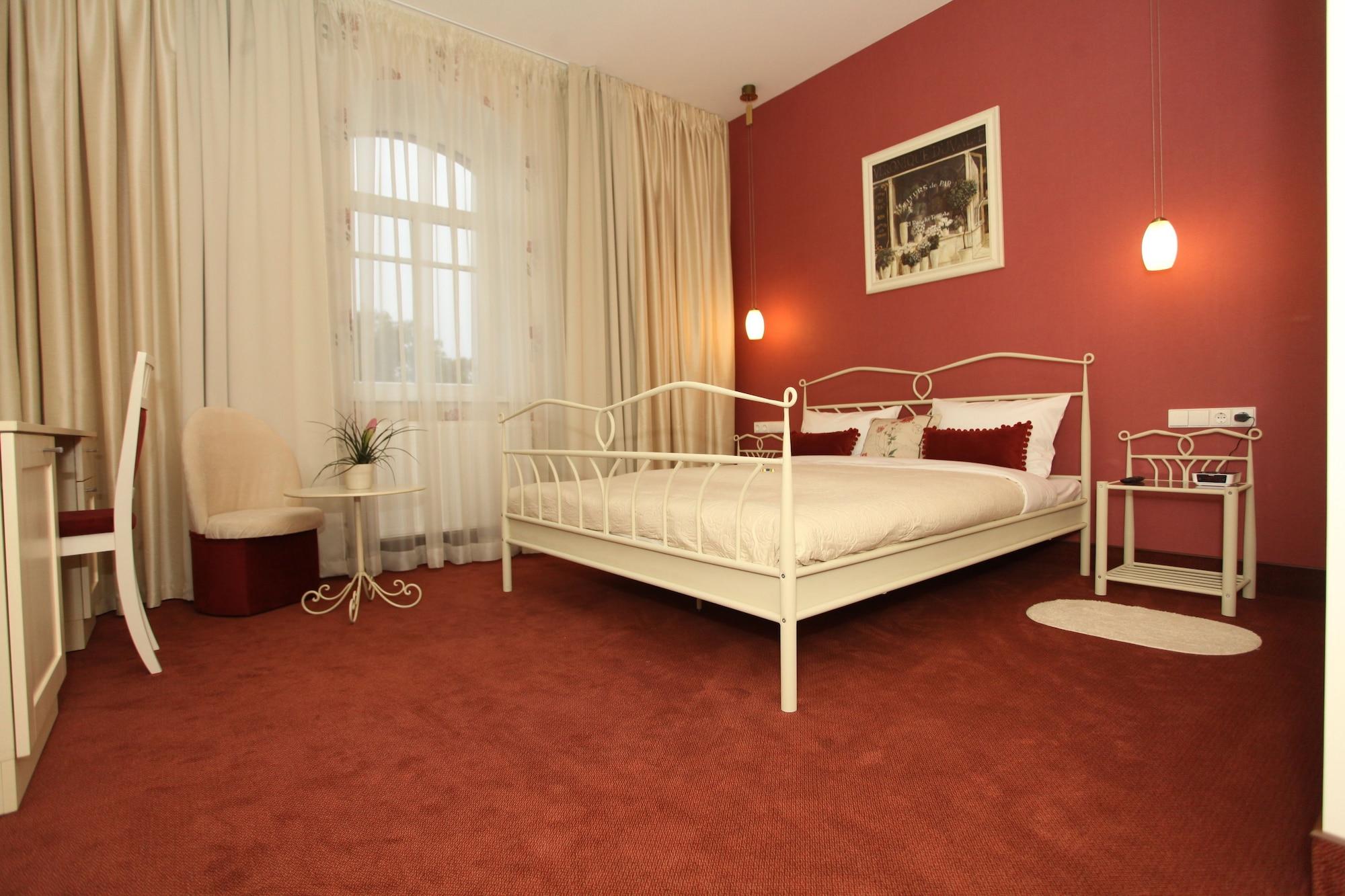 Hotel Moon Garden 4*