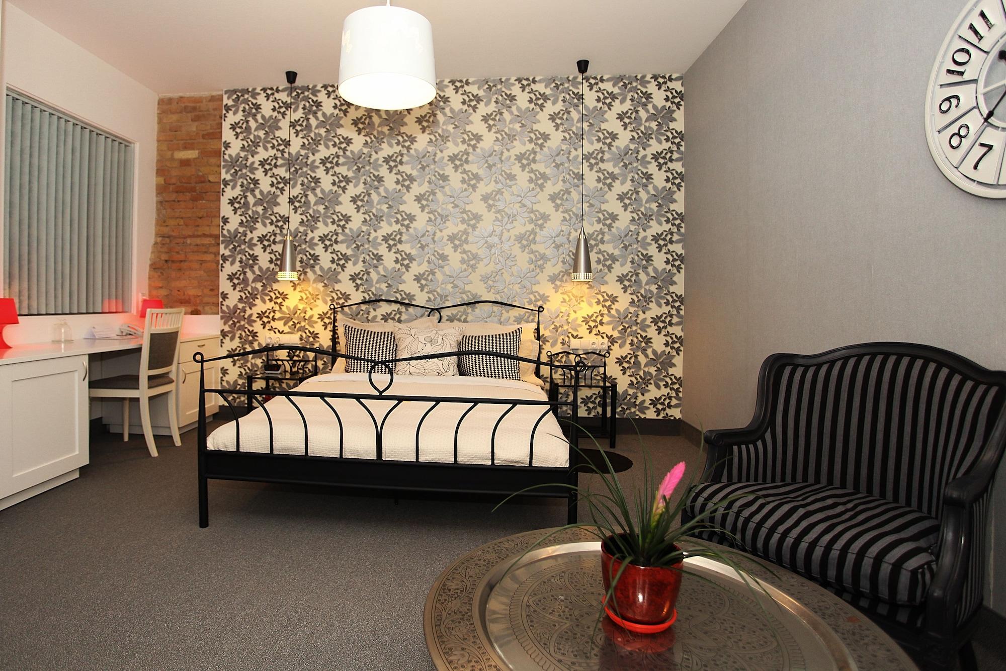 Moon Garden Hotel 4*